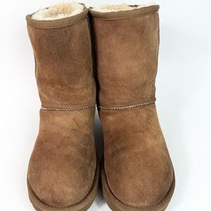 UGG Classic Short Chestnut Sheepskin Boots #1016223- Size 8